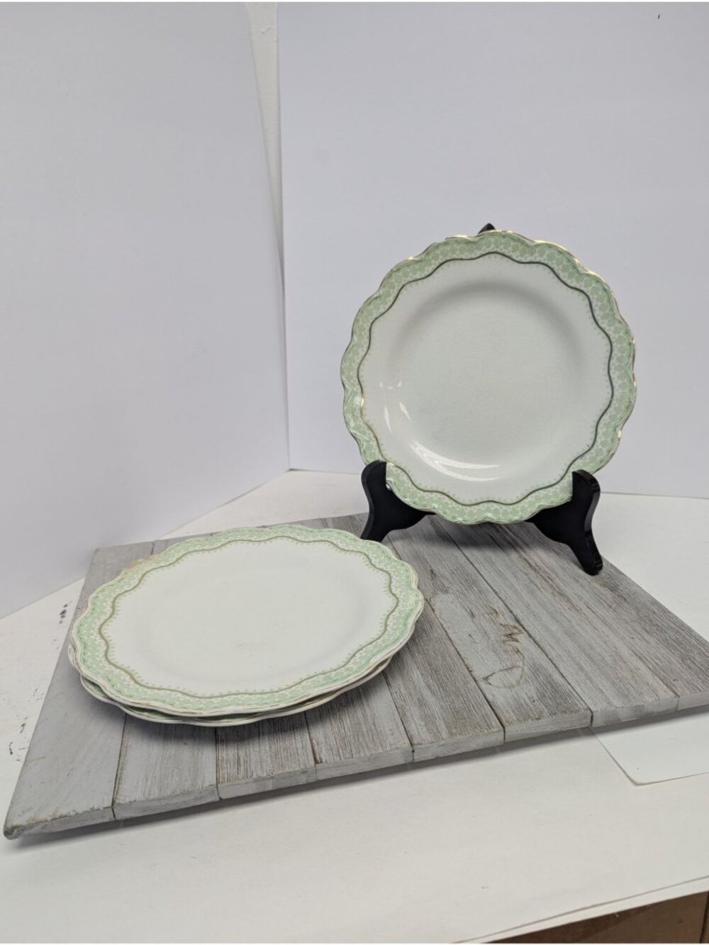 Johnson Bros Ruth Dinner Plates 9" Set of 3 Green Gold Bone China